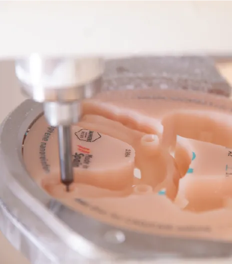 Milling a G-CAM disc on a CAD/CAM milling machine