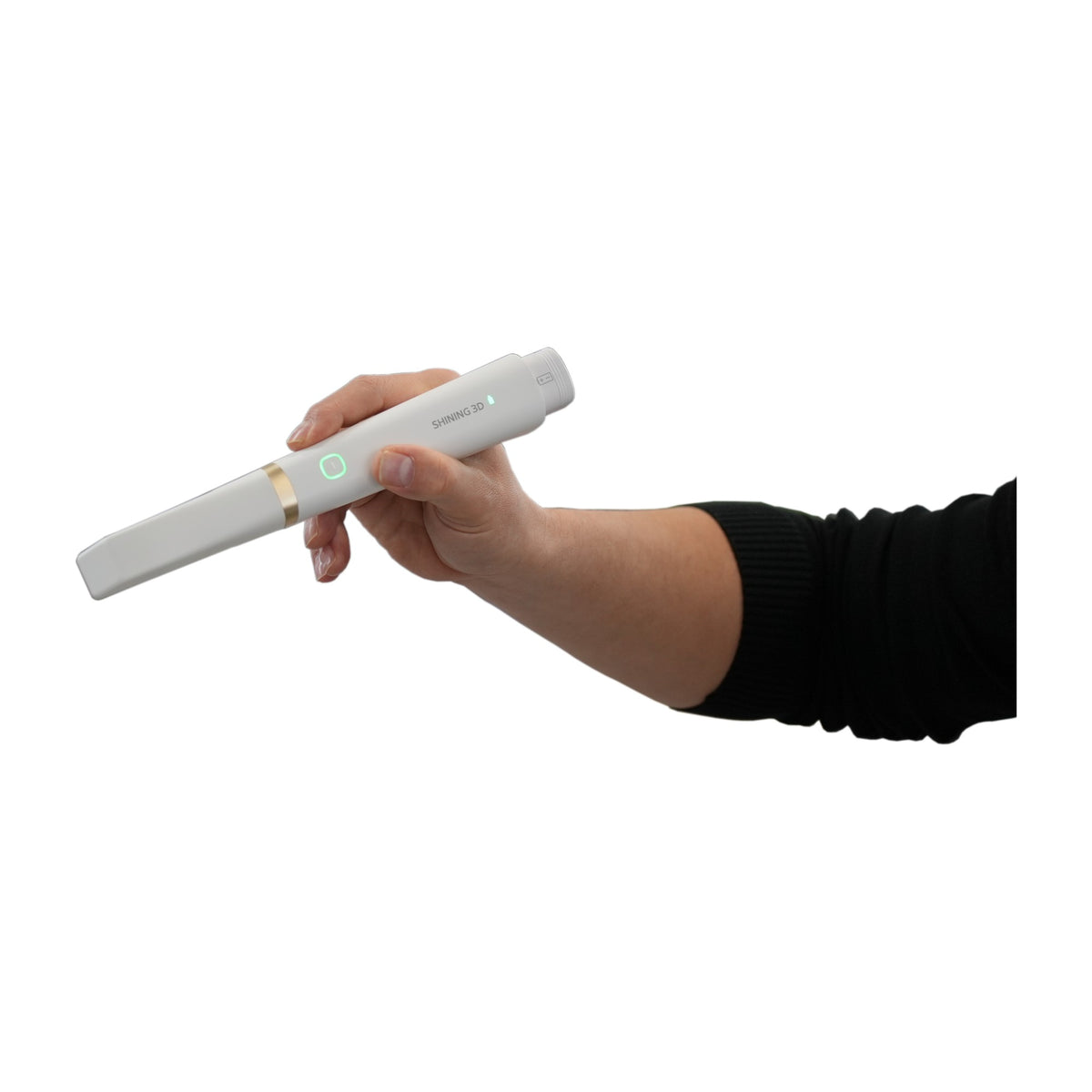 Aoralscan Elite Wireless scanner in hand
