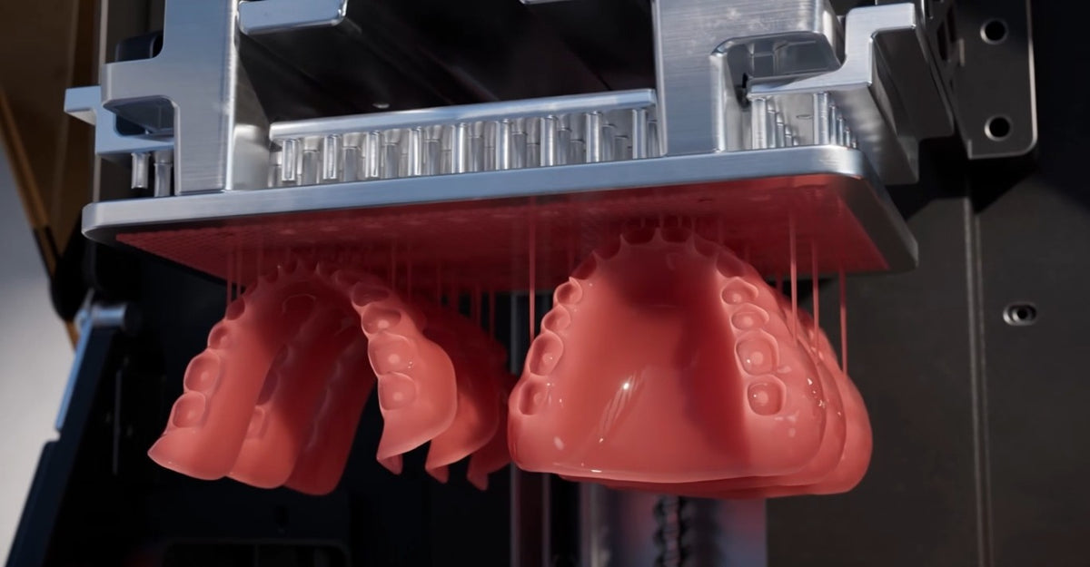 HeyGears UltraCraft A2D-HD – gedruckte Prothesenbasen auf der Plattform